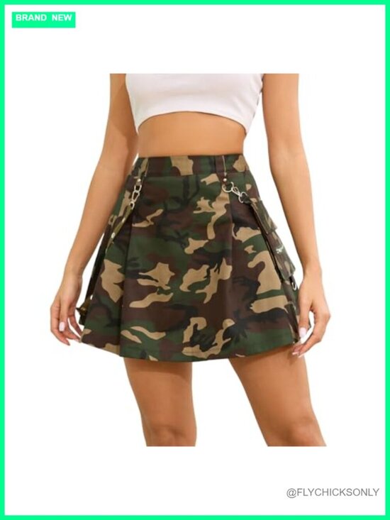 Dresses & Skirts - High Waisted Pleated Mini Skirt with Chain Side Pocket